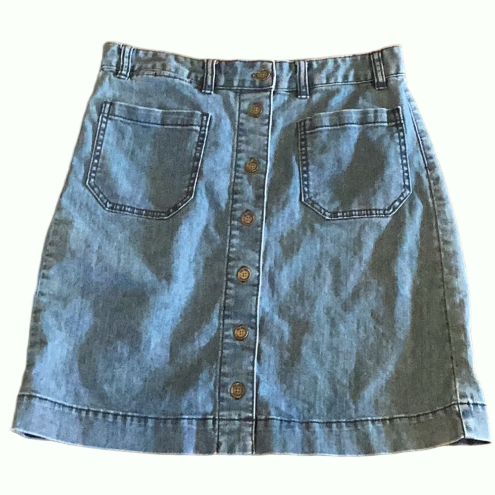 Club Monaco Blue full button, lightweight denim jean skirt, size 6
